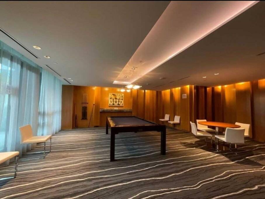 Cn Tower View With Free Parking, Pool, & More Amenities Toronto Exterior foto