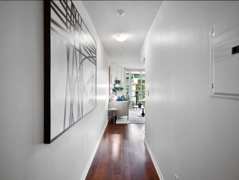 Cn Tower View With Free Parking, Pool, & More Amenities Toronto Exterior foto